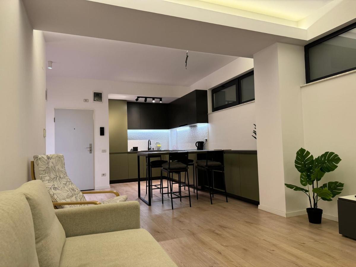 Warm Hotel Apartment Bucarest Exterior foto