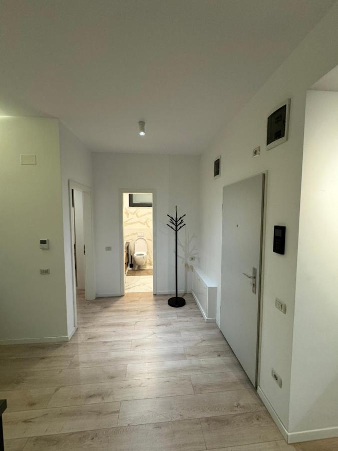 Warm Hotel Apartment Bucarest Exterior foto
